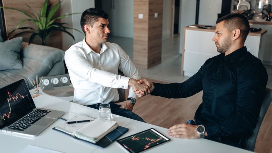 Finanças a dois: como organizar as contas em casal
