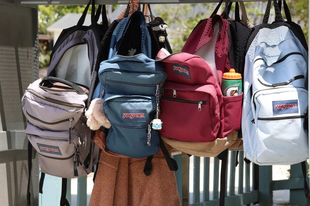 Regresso às Aulas 2026: Como Orçamentar as Compras Escolares Sem Recorrer ao Crédito